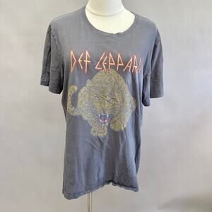 Abercrombie‎ & Fitch Def Leppard Boyfriend Band Tee Size Large